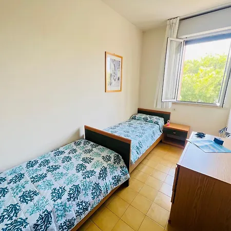 Erika - 100m From The *